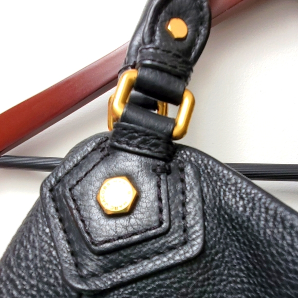 Marc Jacobs Classic Fran Black Leather Hobo Bag - Picture 4 of 12